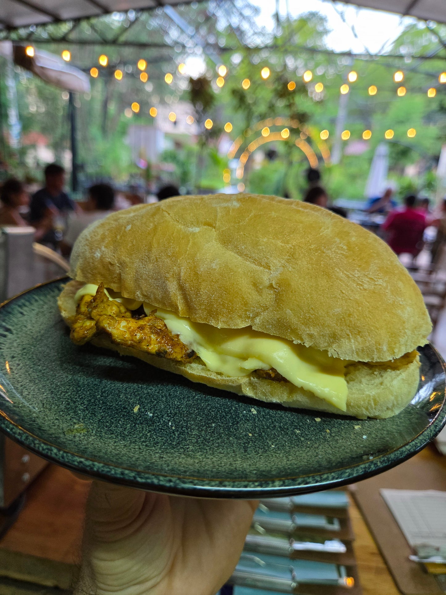 Sandwich de Pollo, Tocino y Queso Muzarella